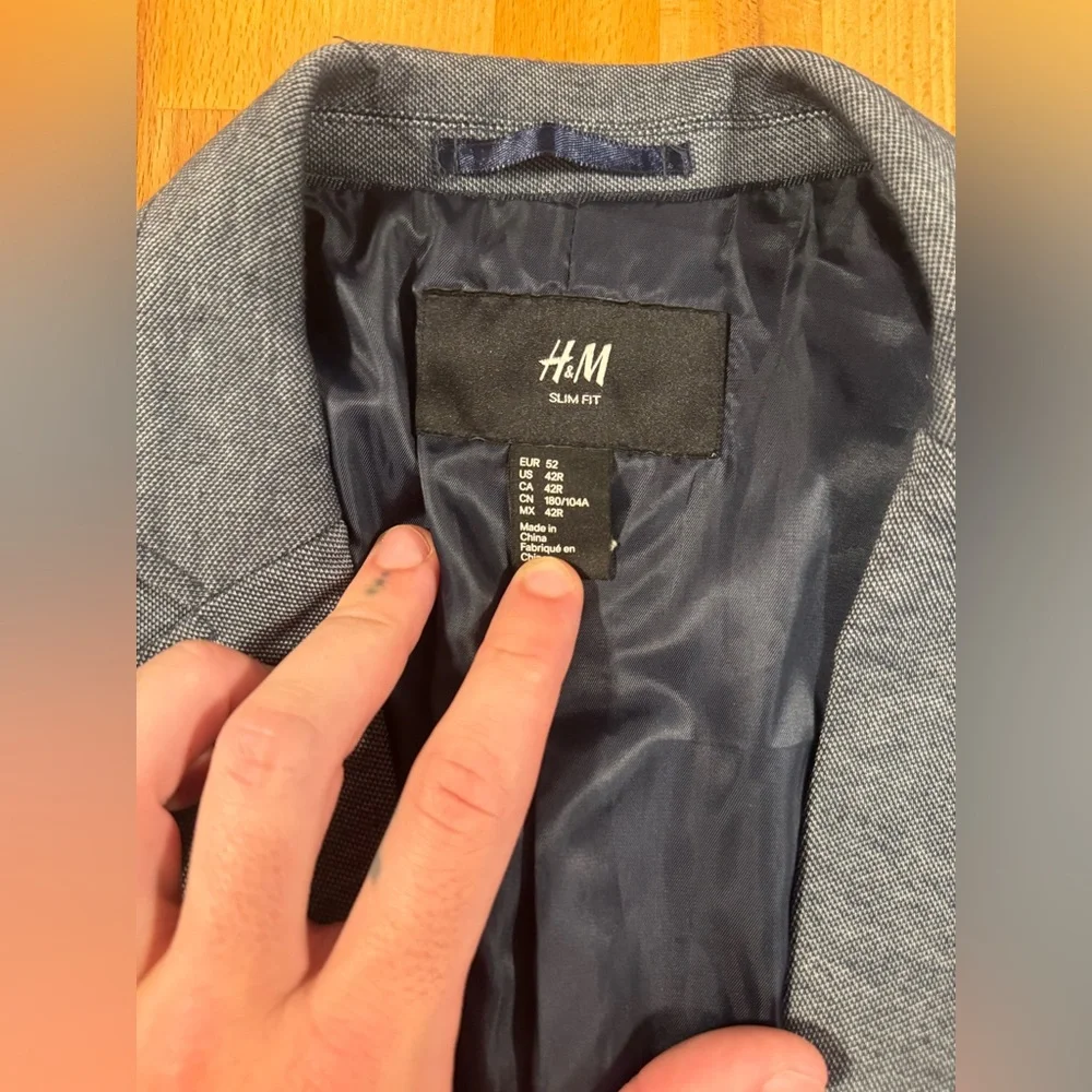 H&M Charcoal Slim Fit Blazer - Picture 2 of 3